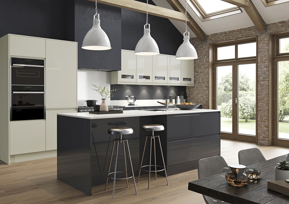Strada Gloss in Graphite and Porcelain